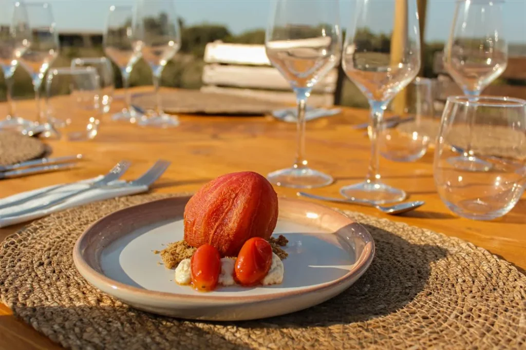 Seasonal tomatoes with cherry tomatoes on a plate